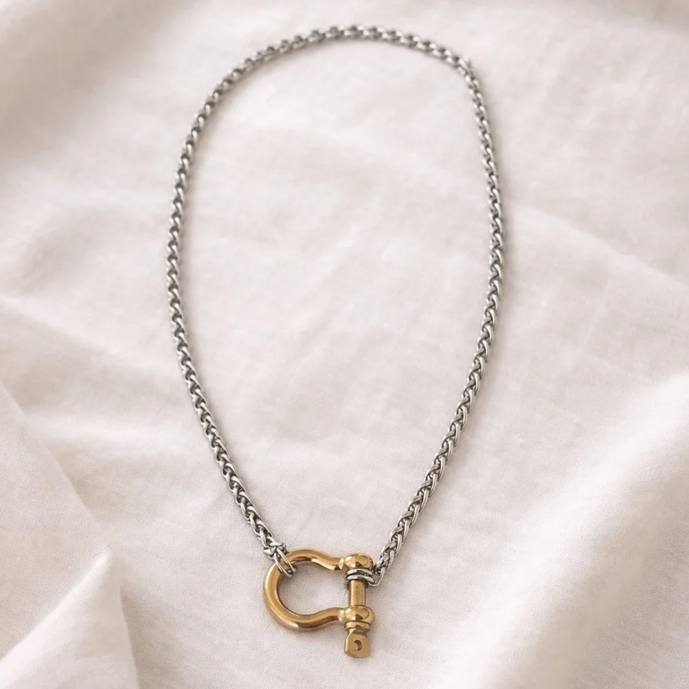 Equestrian Shackle Necklace Gold Silver Chain 🐎 - Picture 4 of 7